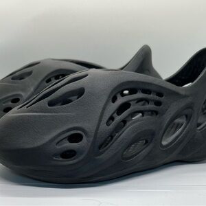 adidas Yeezy Foam RNR Runner